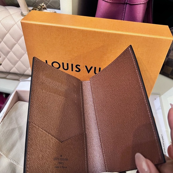 SOLD!Louis Vuitton Monogram Passport wallet! Brand new - Picture 2 of 10